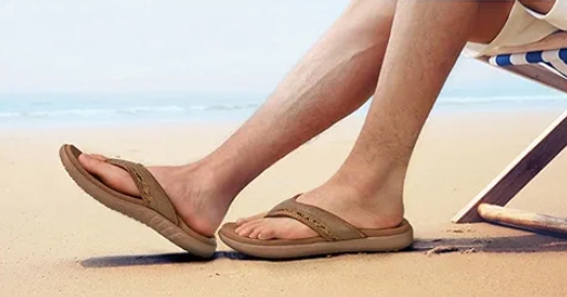  Стиль, который говорит на острове шикарные шлепанцы, развивался далеко за пределами базовой резины: