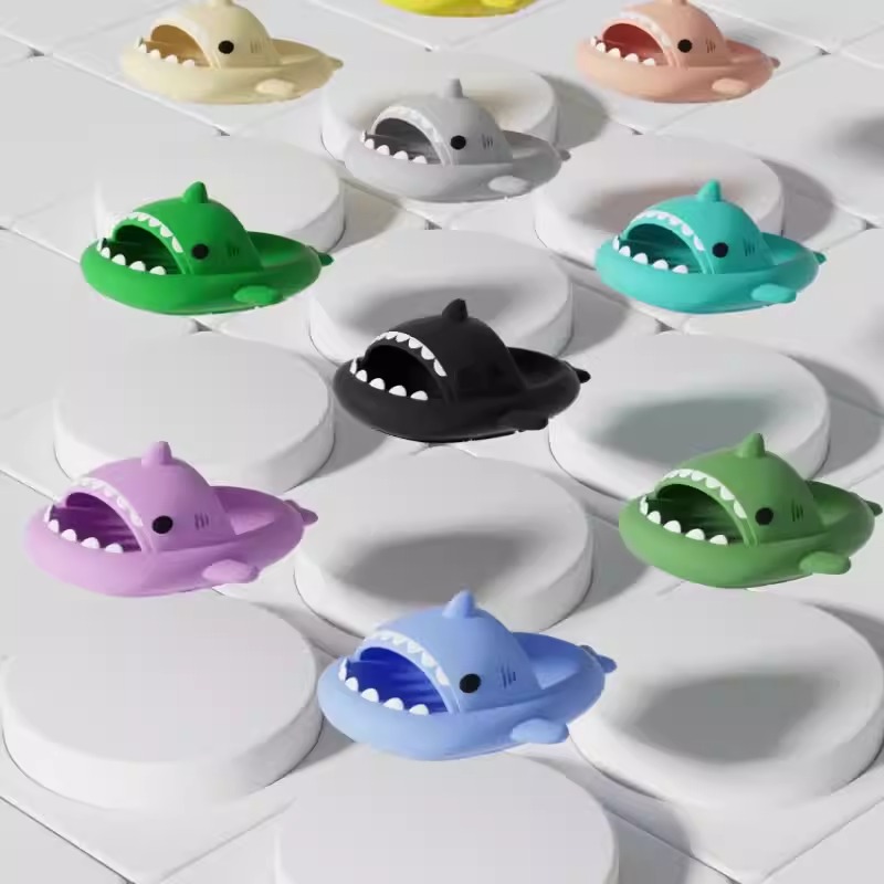 Шлепанцы Cloud Shark для взрослых, домашние тапочки с героями мультфильмов, тапочки Cloud Shark, сандалии для ванной в виде акулы, тапочки с мягкой подошвой из мультфильма